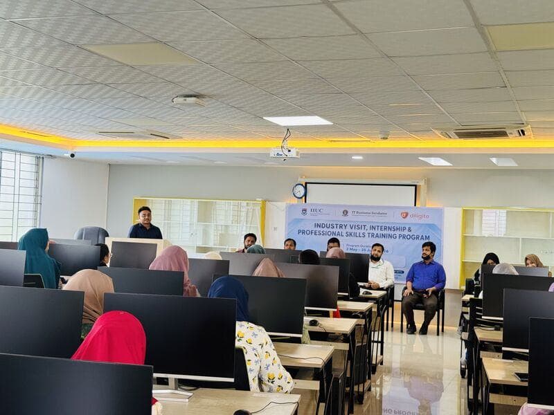 Abdullah Al Sobail leading a session of the Industry Visit, Internship & Professional Skills Training Program at IT Business Incubator, CUET, 2026
